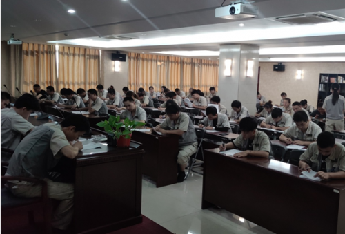 素质就业，技术立业